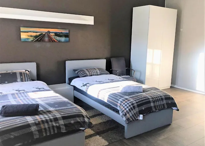 In With Parking 公寓