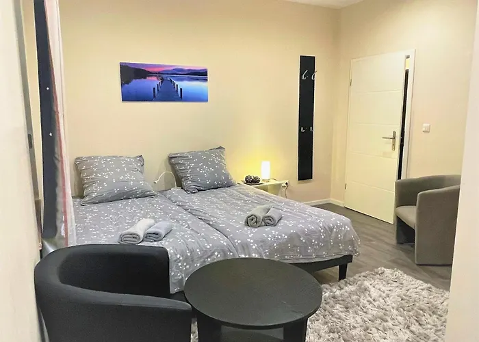 公寓 In With Parking