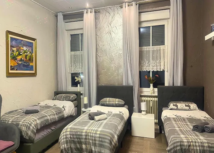 In With Parking 公寓